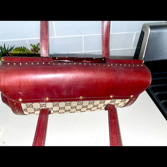 VINTAGE STUDDED BORDEAUX GUCCI BAMBOO BULLET BAG w/ BRASS HARDWARE & ACCENTS - Picture 4 of 12